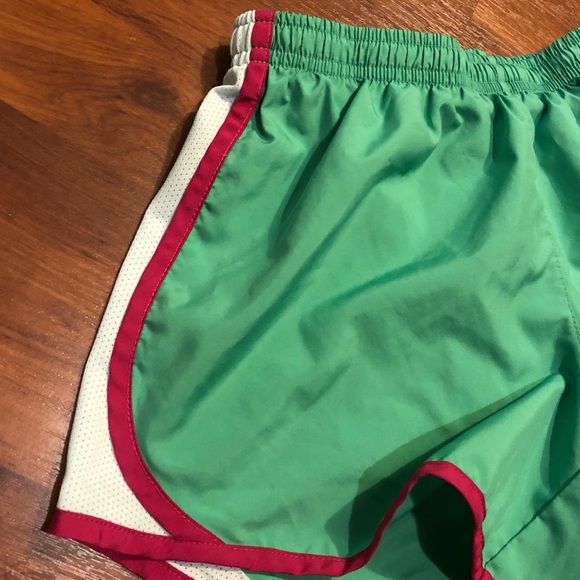 Nike Dri Fit Shorts. Size LG. Like new! - Picture 7 of 15